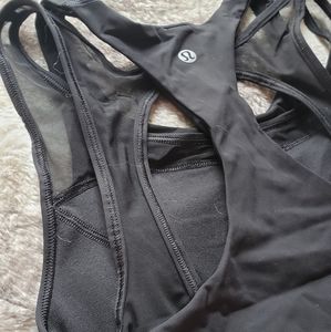 Lululemon Crop top/sports bra size 4